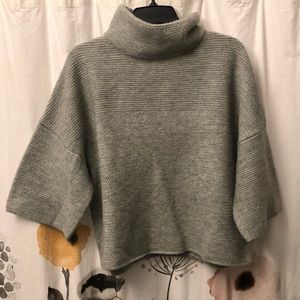 Cropped gray turtle neck sweater